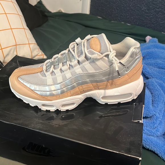 nike air max 95 silver beige